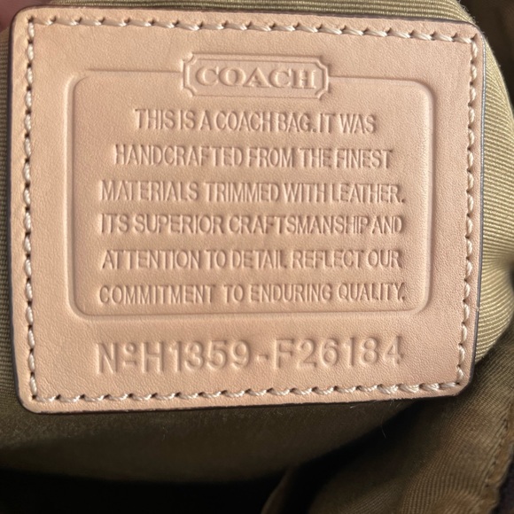 Coach Peyton Signature Satchel - Picture 4 of 7